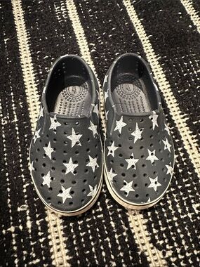 Native - Blue and White Stars